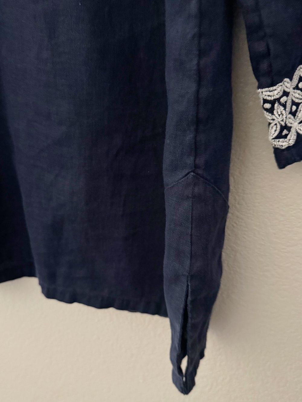 Charter Club 100% Linen Embroidered Tunic Top Large Blue Coastal Vacation Resort - Picture 7 of 10